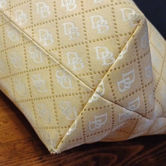Dooney and Bourkesignaturetote